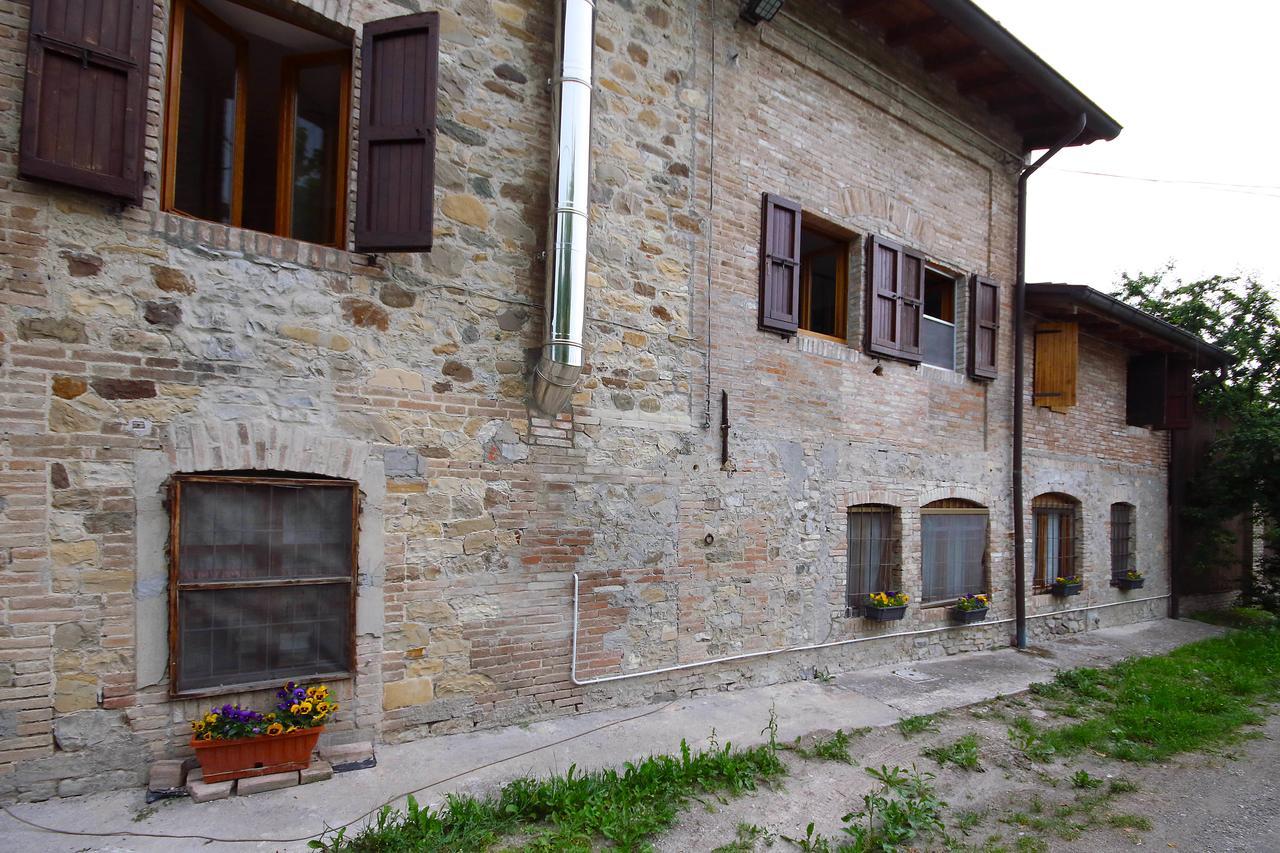 La Maesta' Bed & Breakfast Langhirano Bagian luar foto