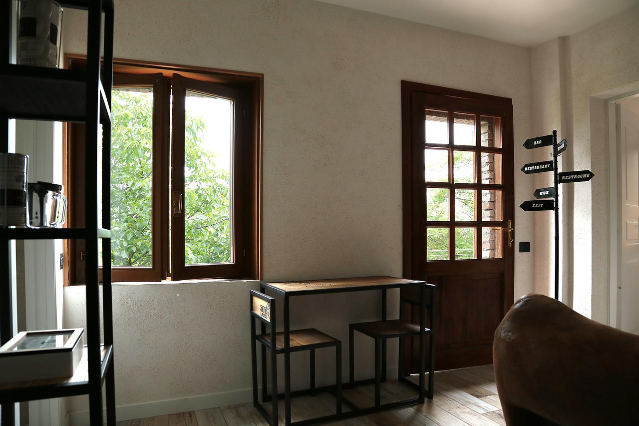 La Maesta' Bed & Breakfast Langhirano Bagian luar foto